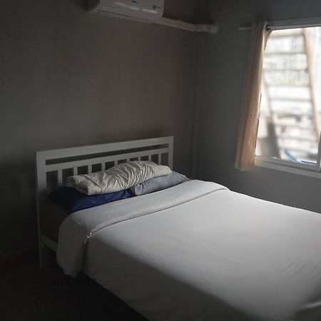 Butlers Wdh Hostel Bangkok Exterior photo