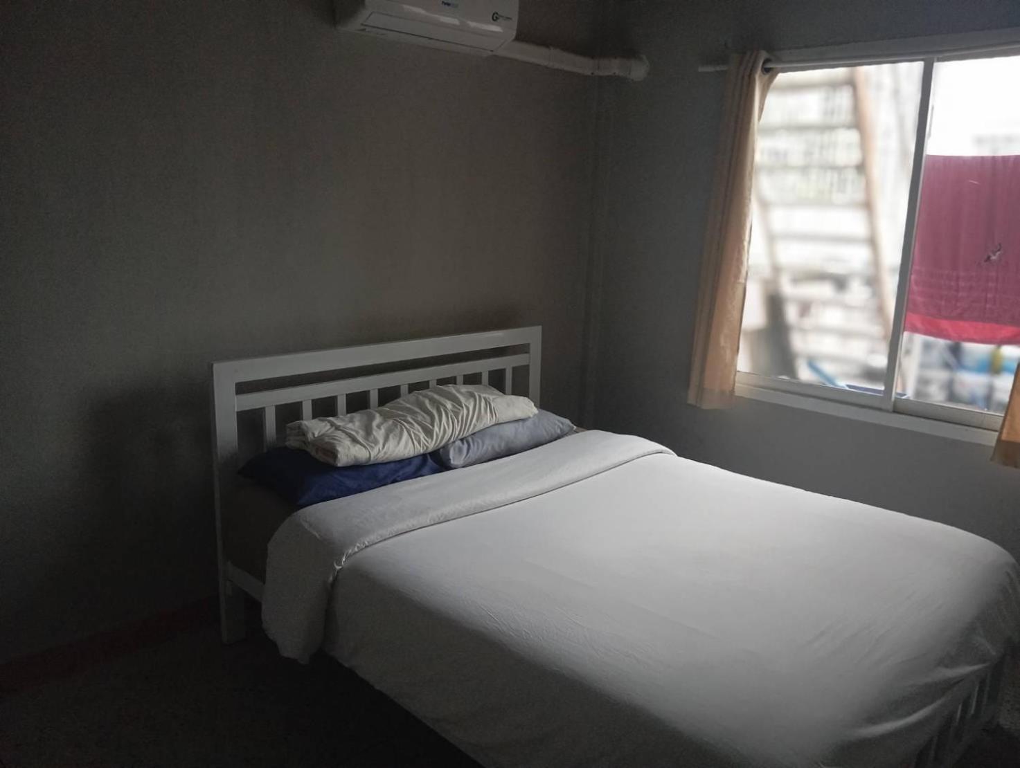 Butlers Wdh Hostel Bangkok Exterior photo