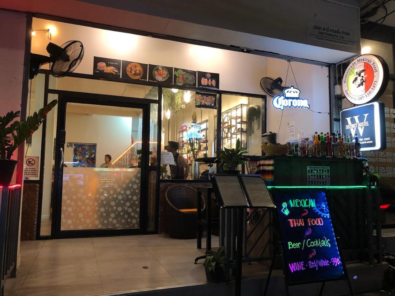 Butlers Wdh Hostel Bangkok Exterior photo